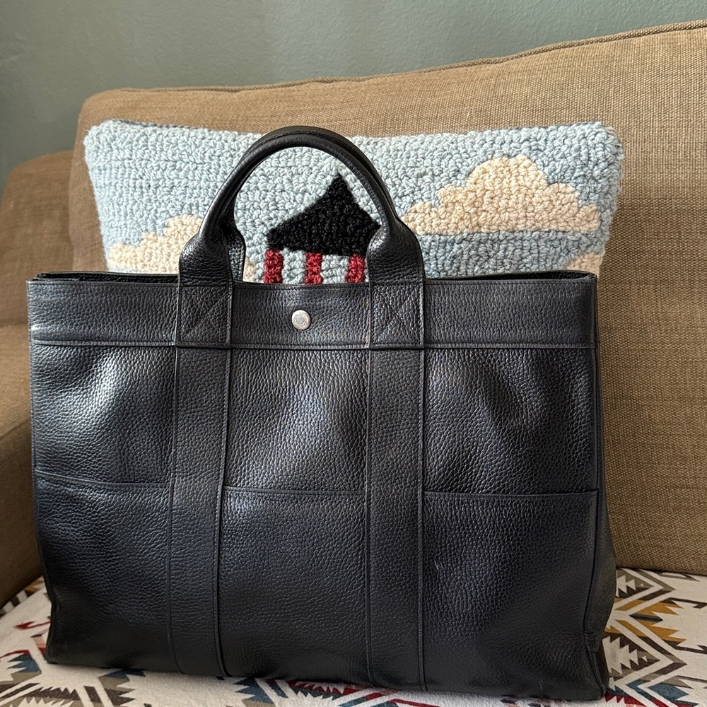 Hermès Unisex  Black Leather Tote Bag – Classic Pebbled Carryall- shopping